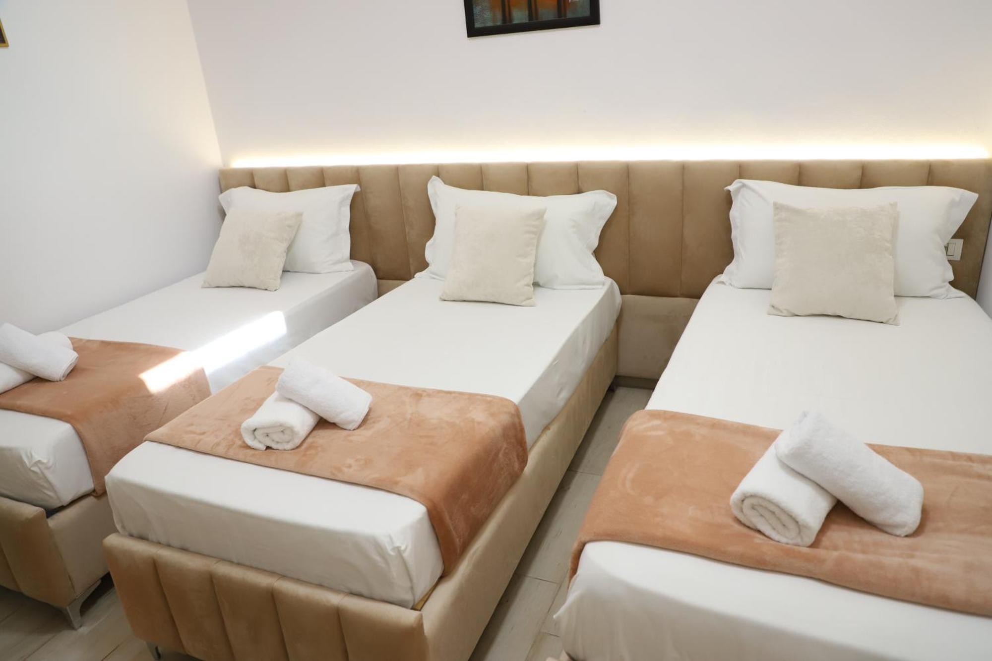Downtown Apartment Berat Exterior photo