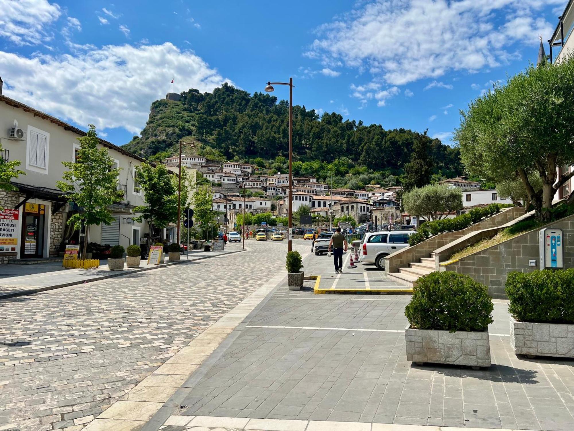 Downtown Apartment Berat Exterior photo