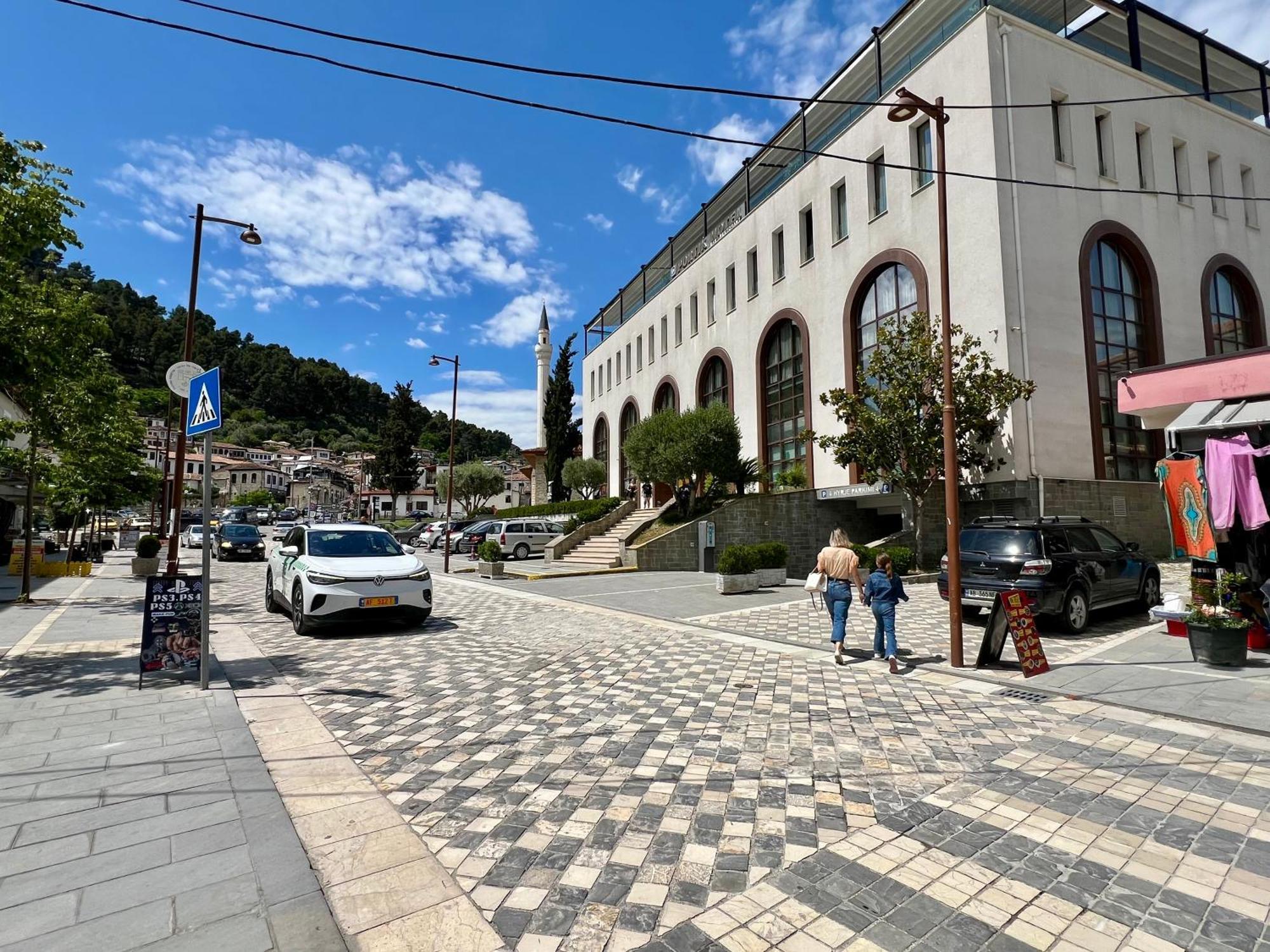 Downtown Apartment Berat Exterior photo